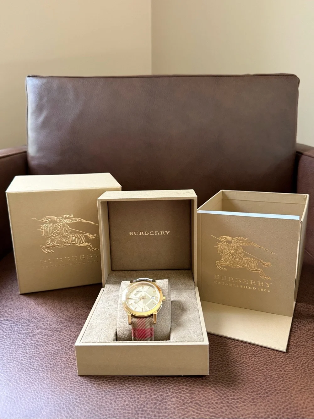 Burberry Gold Tone Watch - Picture 4 of 7